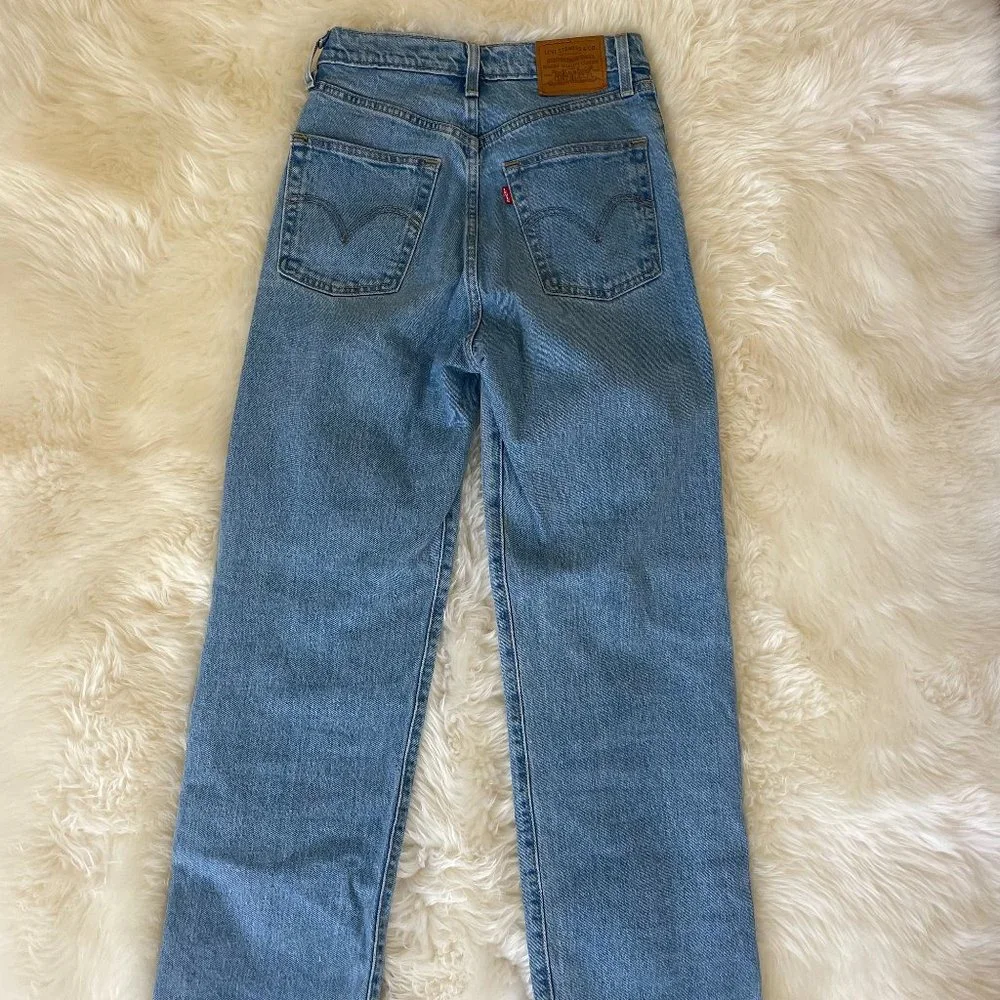 Levi's Ribcage Straight Ankle Jeans, Medium Wash, Size 25 - Picture 3 of 3